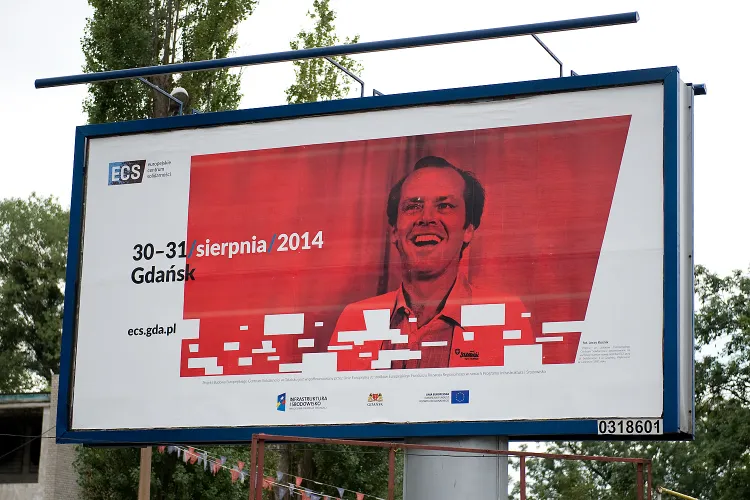 Otwarcie ECS promują plakaty z Jackiem Nicholsonem oraz młodzieżą na tle stoczniowych dźwigów. 100 billboardów stanie w Trójmieście, 50 w Warszawie.  