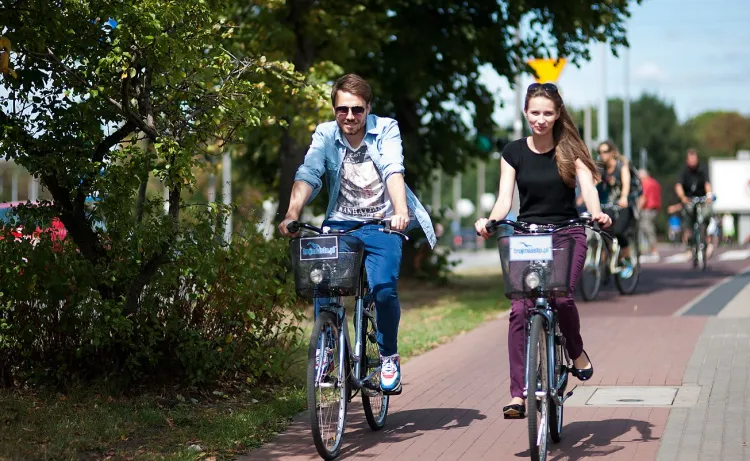 Chcemy zwiększyć bezpieczeństwo trójmiejskich rowerzystów, dlatego chcemy rozdać im 500 kompletów lampek rowerowych.