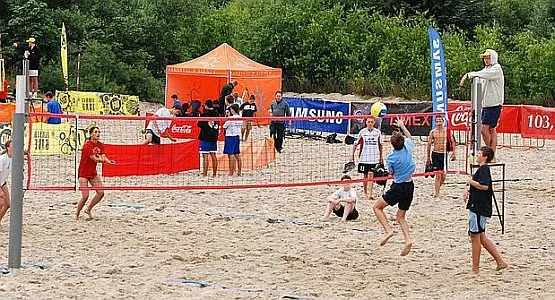 Tradycyjnie w wakacje na miejscowych plażach MOSiR Sopot przygotował bogaty program sportowo-rekreacyjny.
