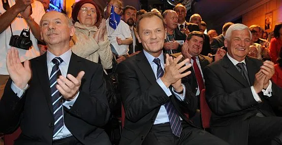 Donald Tusk zdecydował, że to Janusz Lewandowski zostanie polskim kandydatem na członka Komisji Europejskiej. Jeśli faktycznie Lewandowski zostanie komisarzem, jego mandat w Parlamencie Europejskim przejmie marszałek pomorski, Jan Kozłowski.