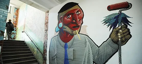 Prace prezentowane w Wyspie pokazują różnorodność sztuki graffiti.