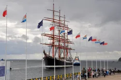 Rosyjski kolos, czteromasztowy bark Sedov, wpłynął do gdyńskiego portu w czwartek w akompaniamencie morskich syren. 