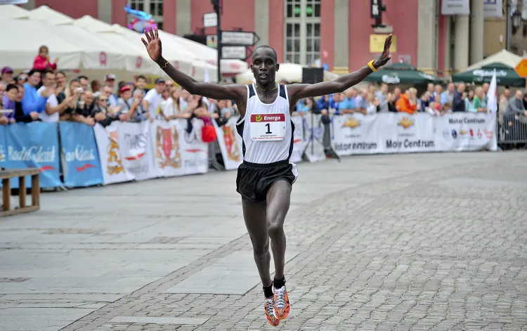 Trzy ostatnie edycje Maratonu Solidarności wygrywali Kenijczycy. Na zdjęciu ubiegłoroczny triumfator Biwot Kipkorir.