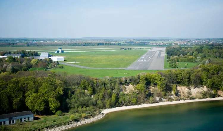 Lotnisko w Gdyni na razie służy tylko lotnictwu wojskowemu.