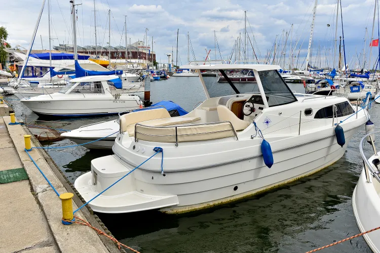 Scandinavia Navigator to nowy, 10-metrowy jacht motorowo-wypornościowy.