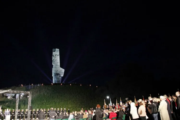 1 września pod pomnikiem Obrońców Wybrzeża na Westerplatte, uroczystości rozpoczną się o godz. 4:45.