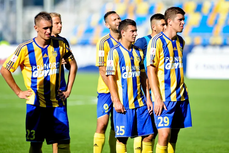 Piłkarze Arki poszli na wymianę ciosów z Miedzią. Skończyło się na 4 golach dla każdej z drużyn. 