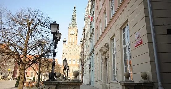Siedzibę ESK Gdańsk 2016 znajduje się przy Długim Targu. Ale nadal nie została oznakowana.