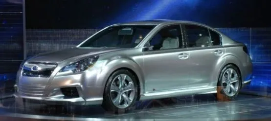 Subaru Legacy - na razie jako concept. Na drogach pojawi się za kilkanaście miesięcy. 