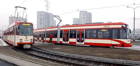 Ponad rok po otwarciu trasy na Chełm w Gdańsku jest zbyt mało tramwajów, które mogą wjechać i bezpiecznie zjechać z pętli przy al. Witosa.
