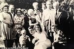 Ślub odbył się w czerwcu 1960 r. A na weselu w "indiańskiej wiosce" bawiło się ok. 30 gości.