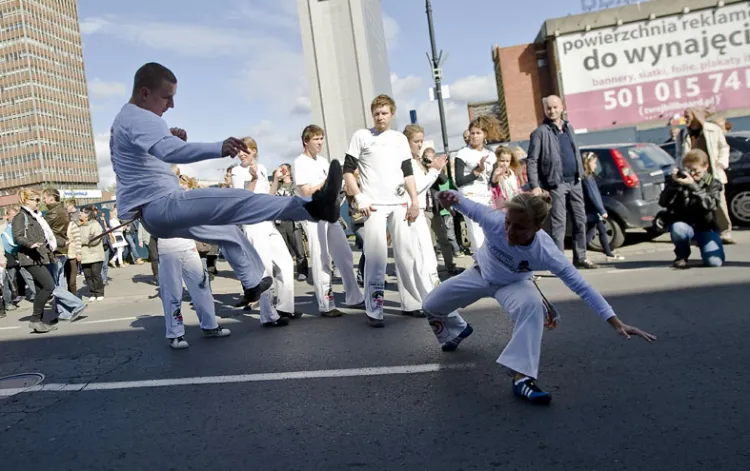 Capoeira to jedna z aktywności proponowanych mieszkańcom Dolnego Miasta w ramach projektu rewitalizacji gdańskiej dzielnicy.