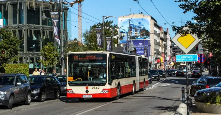 Tylko w najbliższą sobotę będzie można bezpłatnie podróżować linią autobusową, łączącą Gdańsk z Gdynią, o historycznym numerze 101. To jedna z atrakcji Tygodnia Zrównoważonego Transportu.