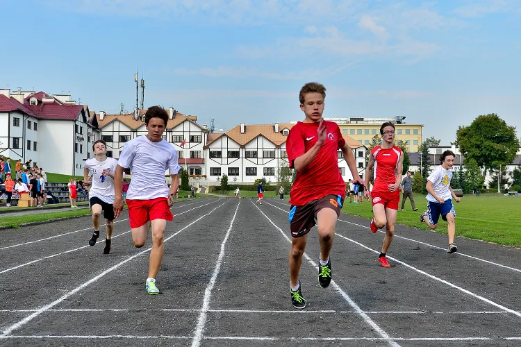 W każdych zawodach lekkoatletycznych dla gimnazjów w tym roku Klub Lekkoatletyczny Lechia Gdańsk przeprowadzał rywalizację w 12 konkurencjach od biegów poprzez chody do skoków i pchnięć. 