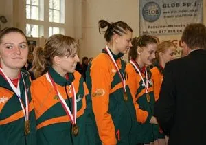 Złota drużyna juniorek. Jej liderki Tamara Kaliszuk, Natalia Nuszel, Maja Tokarska i Agata Durajczyk grają już w PlusLidze Kobiet.