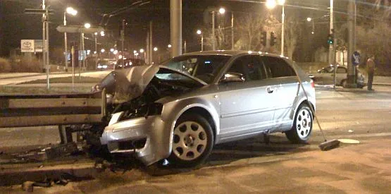 Zniszczone Audi A3 18- letniego kierowcy. 