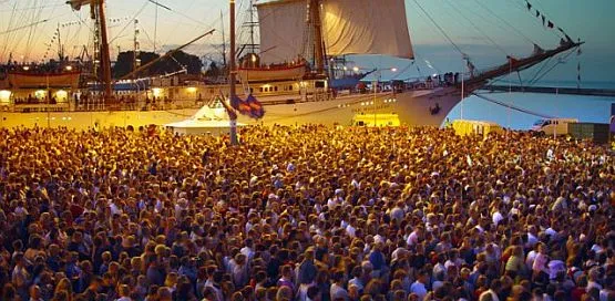 Tall Ships' Races to impreza, która przyciąga tysiące widzów. 