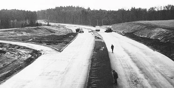 Obwodnica Trójmiasta na wysokości dzisiejszego węzła Matarnia. Zdjęcie wykonano w czasie budowy drogi w 1977 r. 