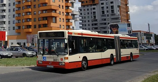 Autobusy na Przymorzu często zatrzaskują drzwi przed nosem pasażerów