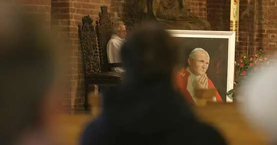 Portret Jana Pawła II w kościele św. Brygidy w Gdańsku 