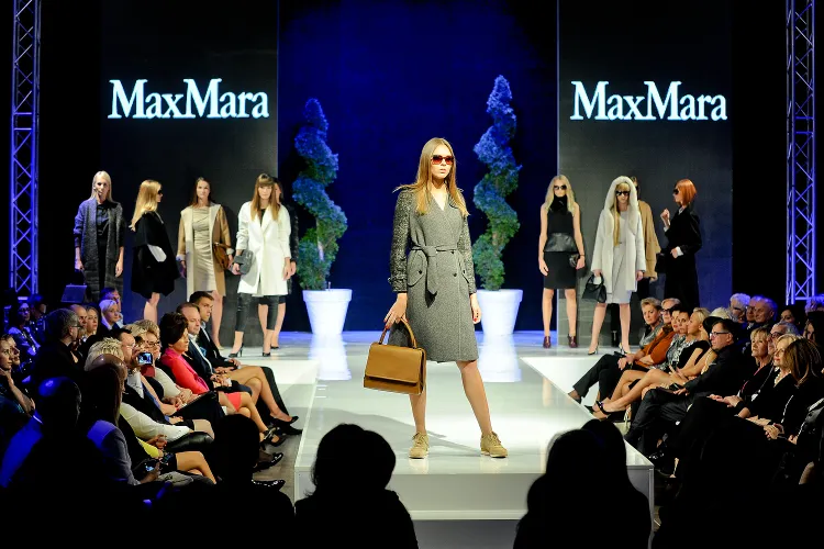 Pokaz marki Max Mara otworzył piątkowy wieczór.