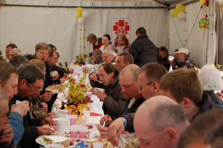 Caritas Archidiecezji Gdańskiej od wielu lat organizuje wigilie i śniadania wielkanocne, ale to tylko ułamek z szerokiej działalności tej placówki. 


