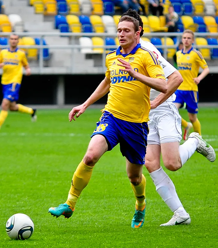 Janusz Surdykowski w ciągu dwóch sezonów strzelił dla Arki w I lidze 9 goli. W poprzednich rozgrywkach w Bytovii zaliczył aż 14 bramek i przyczynił się do awansu z II ligi. 