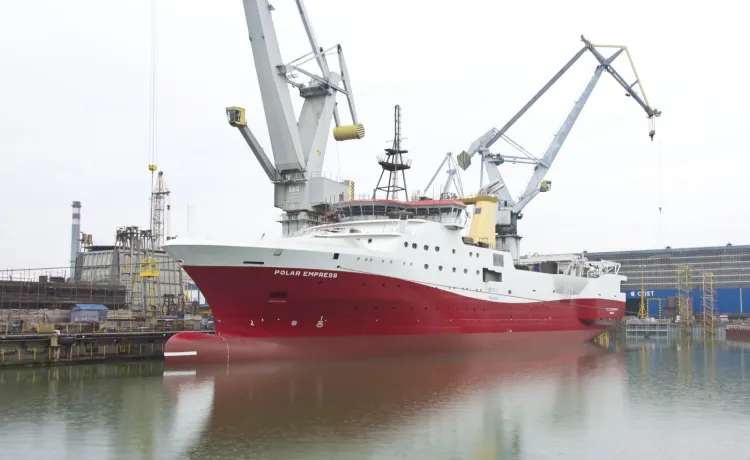 Polar Empress NB 369 to statek przeznaczony do badań sejsmicznych dna morskiego w poszukiwaniu złóż ropy naftowej.