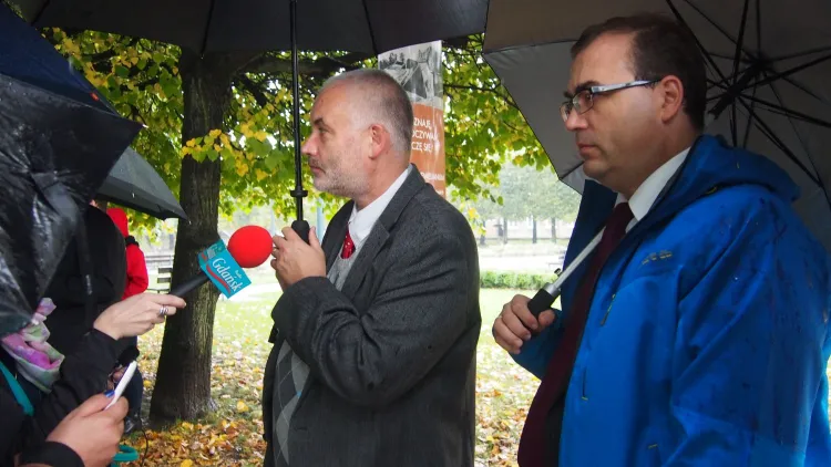 Prof. Piotr Czauderna (z lewej) który z ramienia PiS startuje na gdańskiego radnego, przedstawił we wtorek swój program wyborczy.