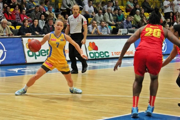 Monika Naczk jest jedną z dwóch 19-latek w pierwszej piątce Basketu.