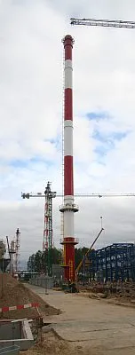 Komin instalacji KAS to najwyższa konstrukcja, jaka stanęła w rafinerii podczas rozbudowy zakładu.