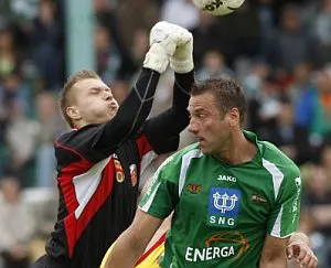 Piotr Cetnarowicz, czołowy snajper Lechii w II lidze, w ekstraklasie nie może przebić się do podstawowego składu. 