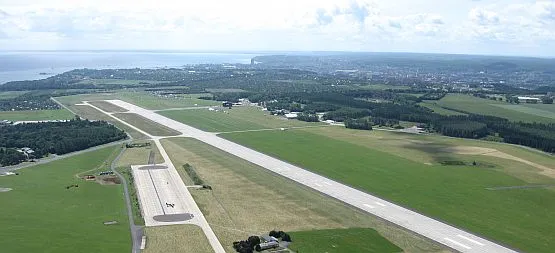 Położenie lotniska w Babich Dołach sprawia, że jako jedyne w Polsce może ono obsługiwać hydroplany.