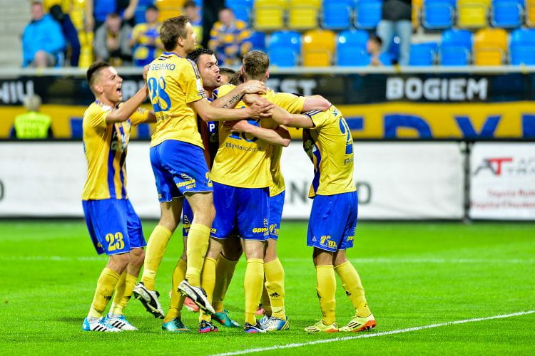 Tak cieszyli się piłkarze Arki 21 maja, w ostatnim jak dotąd wygranym meczu w Gdyni. 