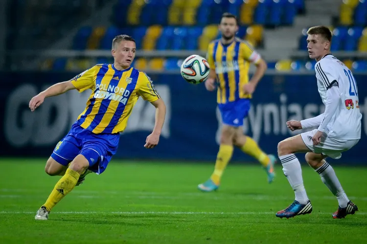 Michał Nalepa jeszcze w poprzednim sezonie grał dla III-ligowych rezerw Arki. Teraz 19-latek jest podstawowym graczem pierwszej drużyny.
