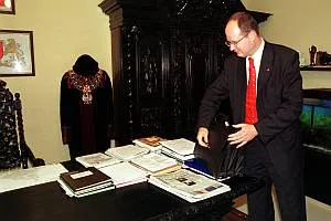 W sobotę będzie można zwiedzić m.in gabinet prezydenta Pawła Adamowicza. Zdjęcie archiwalne, sprzed ostatniego odswieżania prezydenckiego gabinetu.