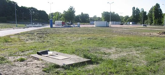 Na Placu Zebrań Ludowych już niebawem wyrośnie piłkarskie miasteczko z telebimem i boiskiem do gry.