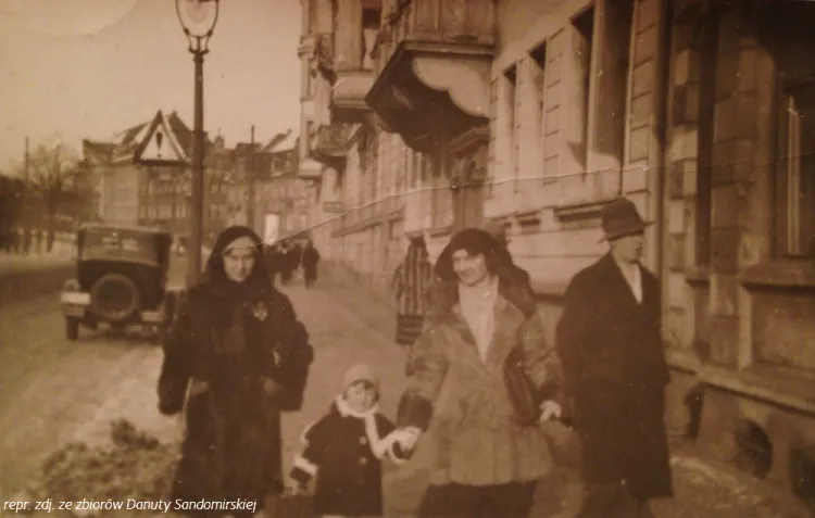 Kazimiera i Stefania na spacerze z Jadwigą. Gdańsk, 1931 rok. 