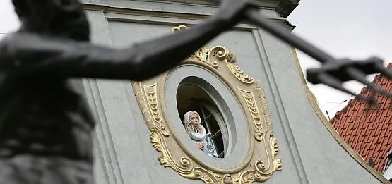 Lucyna Marszałkowska będzie przez rok Panienką w czasie uroczystych ceremonii. Natomiast na co dzień z okienka zerkać będzie ta sama co zawsze Panienka.