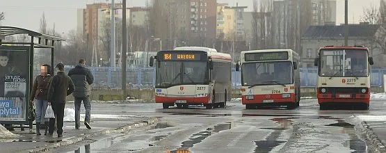Dziewczynka dojechała autobusem na ostatni przystanek trasy, do pętli przy ul. Wałowej.