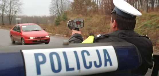 Policjanci wolą uprzedzać kierowców, gdzie staną z fotorejestratorami, niż zaskakiwać ich swoimi kontrolami.