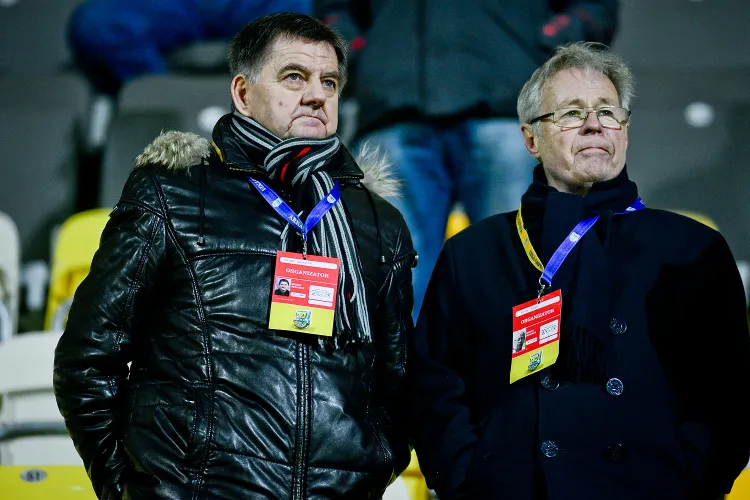 Edwarda Klejndinsta (z lewej) na dyrektora sportowego Arki zaproponował Michał Globisz (z prawej), wiceprzewodniczący Rady Nadzorczej gdyńskiego klubu. Obaj przez wiele lat współpracowali w PZPN.