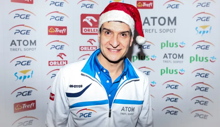 Po czterech latach spędzonych w Turcji, gdzie liga grała w święta Bożego Narodzenia, Lorenzo Micelli, trener PGE Atomu Trefla wreszcie spędzi w większości ten okres w domu. Do treningów jego drużyna wraca 26 grudnia.