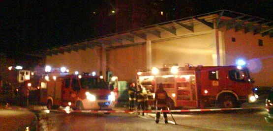 Pożaru sklepu na Chełmie gasiło siedem zastępów straży pożarnej.
