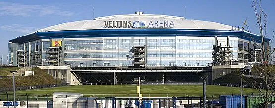 Architektonicznym majstersztykiem firmy RKW, HPP, Schüssler jest stadion Veltins Arena w Gelsenkirchen. Obiekt posiada m.in. wysuwaną murawę...