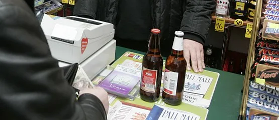 Przedsiębiorcy handlujący alkoholem na złożenie deklaracje dotyczących ilości sprzedanych napojów mają czas do końca stycznia. 