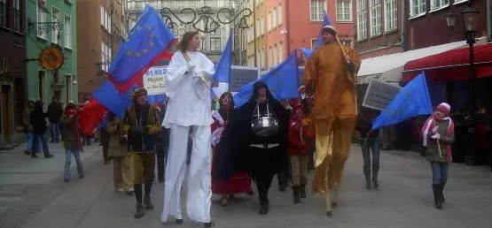 Uczestnicy sobotniej parady zorganizowanej z okazji gdańskiej edycji Spotkań Europejskich nie wystraszyli się siarczystego mrozu.