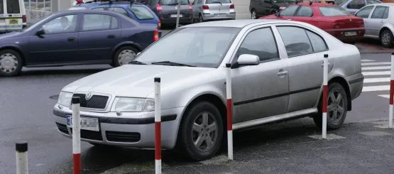 Wielu kierowców łamie przepisy parkując w śródmieściu Gdyni. Po prostu nie mają innego wyboru.