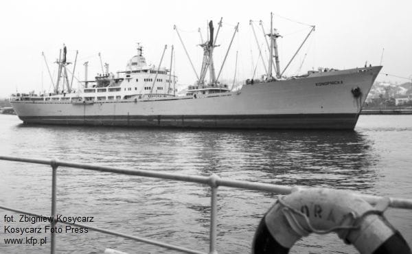 M/S Konopnicka wchodzi do portu w 1963 r.