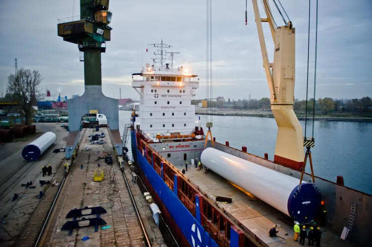Do końca I kwartału 2015 roku nastąpić ma całkowite wyjście Stoczni Gdańsk z zadłużenia. W ramach restrukturyzacji działalności trzon produkcyjny stanowić mają Stoczni Gdańsk i GSG Towers, które są częścią Gdańsk Shipyard Group.